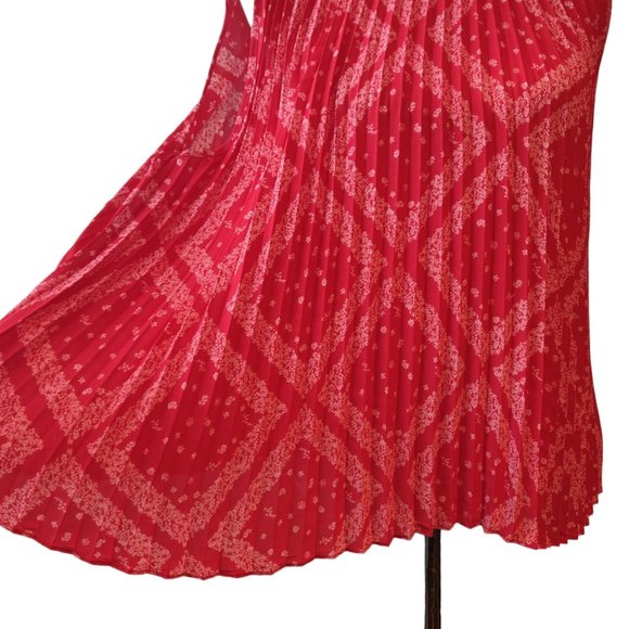 Nanette Lepore Womens NWT Red Pintuck Pleated Bandana Print Sleeveless Top XL - Picture 6 of 11